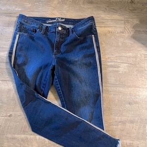 UNIVERSAL THREAD SIZE 8/29R